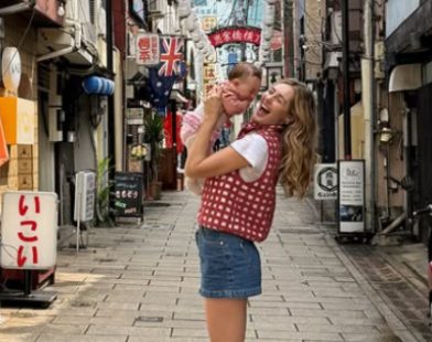 Kindness Across Cultures: Japanese Waitress's Gesture Brings New Mom to Tears