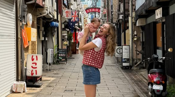 Kindness Across Cultures: Japanese Waitress's Gesture Brings New Mom to Tears