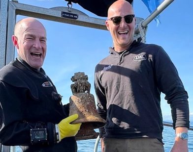 Lost and Found: Diver Uncovers WWII Navy Ship’s Bell, Missing for 80 Years, Reawakening Echoes of Honor and Sacrifice
