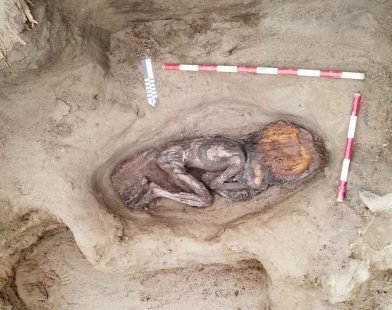 5,000-Year-Old Time Capsule: Remarkably Preserved Remains of an Elite Coastal Woman Unveil Ancient Secrets of Peru’s Forgotten Culture