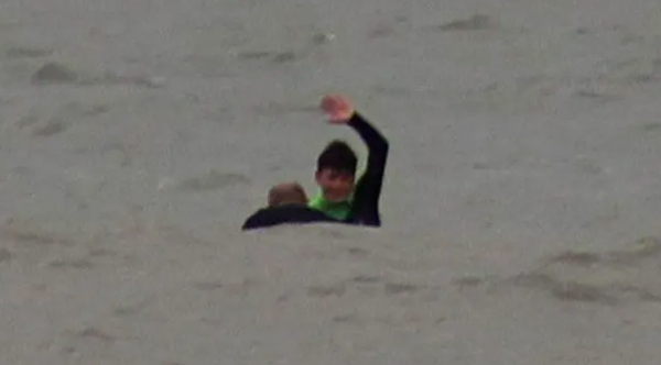 Bravery at Sea: Teen Hero's Daring Rescue Ignites Hope as Paddleboarder Overcomes Paralysis