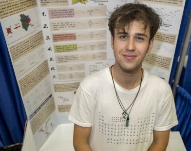 From Farm to Fortune: 19-Year-Old’s Revolutionary Invention Transforms Corn Husks into $100,000 Antiviral Solution