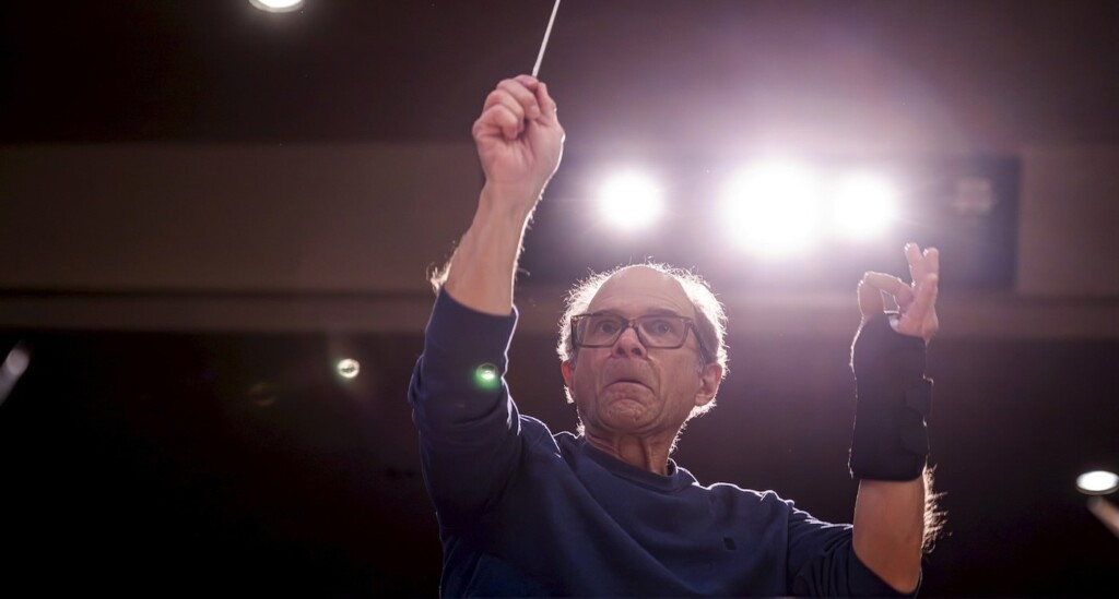 Rand Laycock conducting