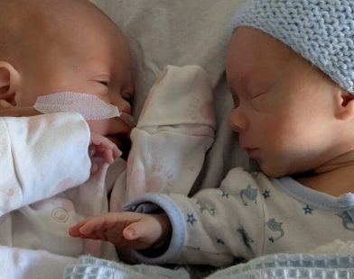 Defying the Odds: Preemie Twins Flourish Against All Expectations with Groundbreaking Co-Sleeping Cot