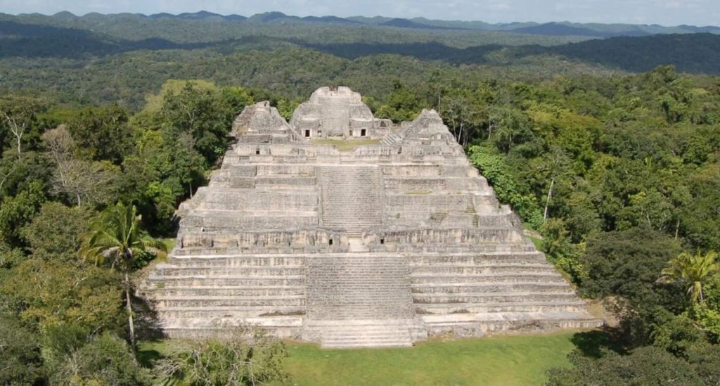 Ancient Secrets Revealed: Archaeologists Discover Treasure-Laden Tomb of the First Ruler of a Lost Mayan Civilization