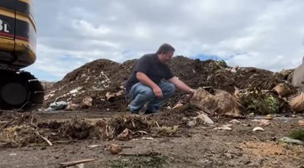 Love Rediscovered: Husband’s Heartfelt Search Through the Dump Unearths Lost Wedding Rings