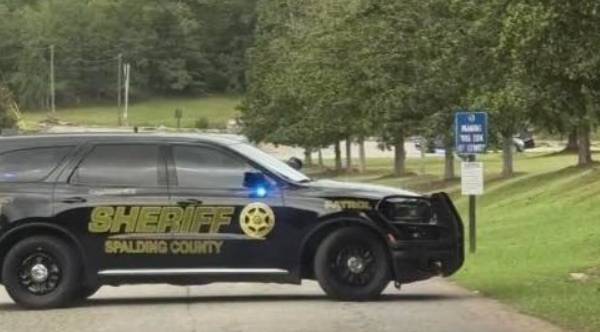 Miracle Rescue: 3-Year-Old Pulled from Depths After Car Plunges into Lake, First Responders Race Against Time