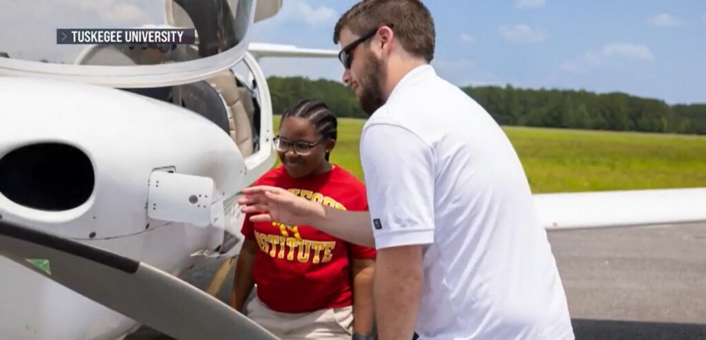 Kembriah Parker during a flight lesson