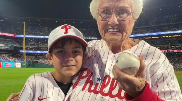Heartwarming Gesture: Young Boy Sacrifices His Foul Ball Dream to Gift a Grandmother Her First Baseball Memory