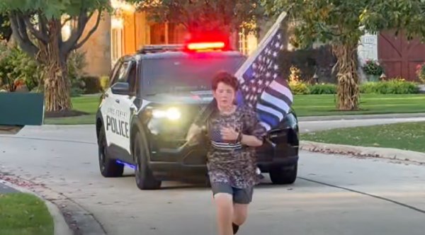 Bravery in Every Step: 10-Year-Old Runs for Fallen Officers, Turning Grief into Hope
