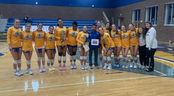 From Court to Heart: High School Volleyball Team Gifts Dream Car to Their Cherished Janitor