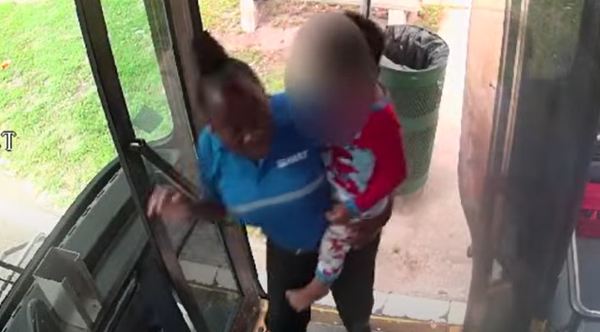 Heart-Stopping Heroism: Tampa Bus Driver Rescues Lost Child, Instantly Changes Lives