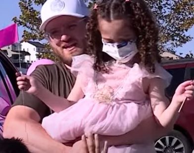 Joyful Homecoming: Community Celebrates 5-Year-Old's Triumph After Nearly 1,000 Days of Hospital Battles