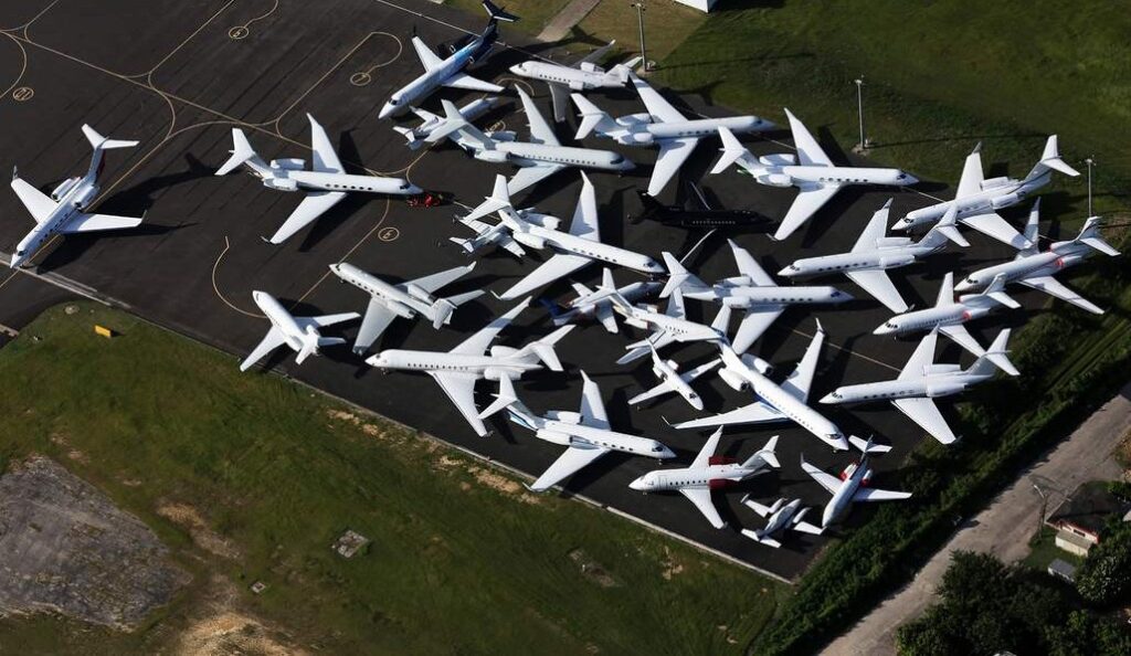 Riding the AI Wave: How Innovators are Profiting in the Dot AI Gold Rush