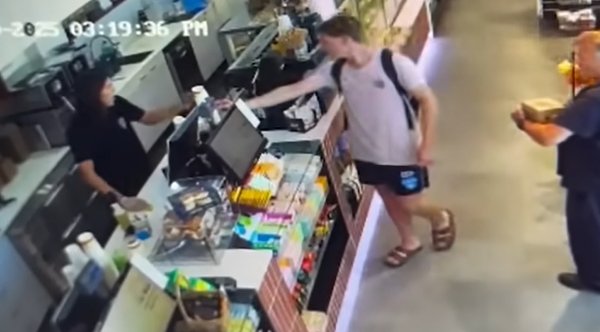 Teen's Unforgettable Act of Integrity Sparks a Wave of Inspiration Online After Discovering $3,500