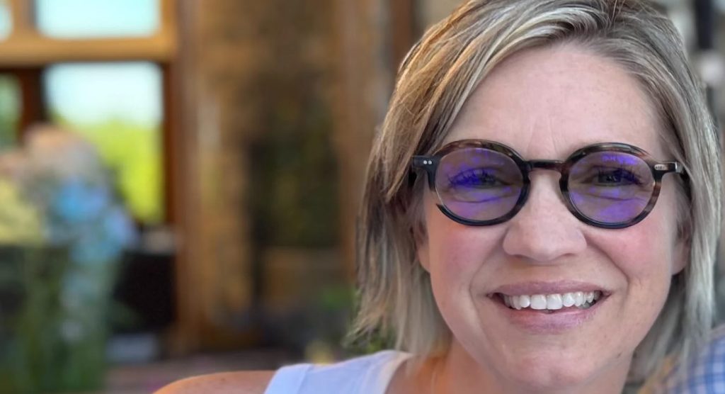 Heroic Good Samaritans Intervene to Protect Woman's Purse in a Crime That Wasn't Even Happening