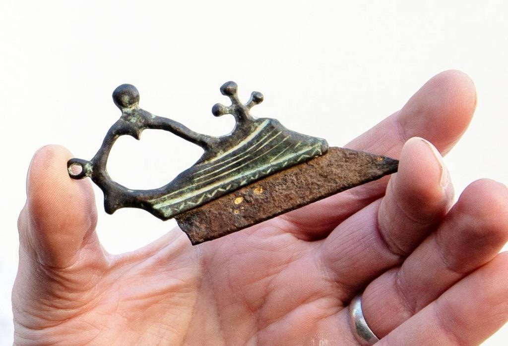 Rediscovered: 2,000-Year-Old Razor of the Ancient Romans Now Awaits a New Story at Auction!