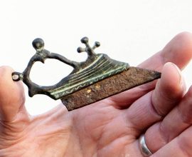 Rediscovered: 2,000-Year-Old Razor of the Ancient Romans Now Awaits a New Story at Auction!